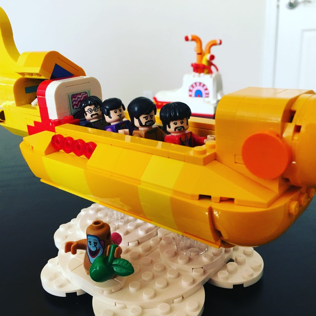 toys r us yellow submarine lego